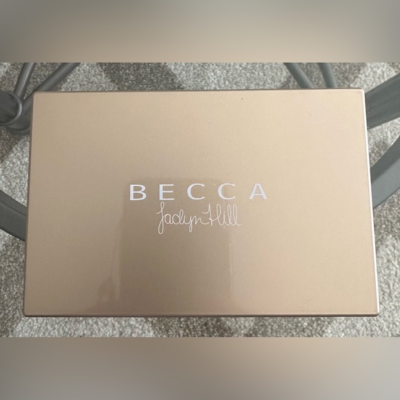 Becca Jaclyn Hill Champagne Pop Face Palette - Picture 3 of 3